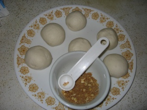 Hotteok dough balls to be filled