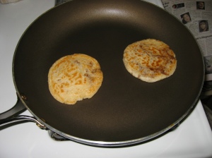 Hoddeuk frying on pan