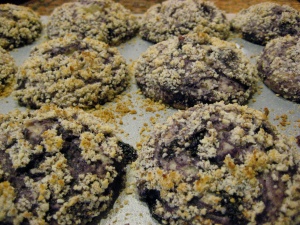 blueberry muffins with almond crunch top